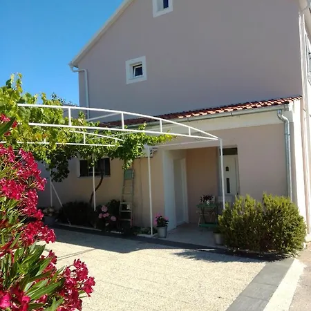 Apartmani Bruna Jezera Exterior photo